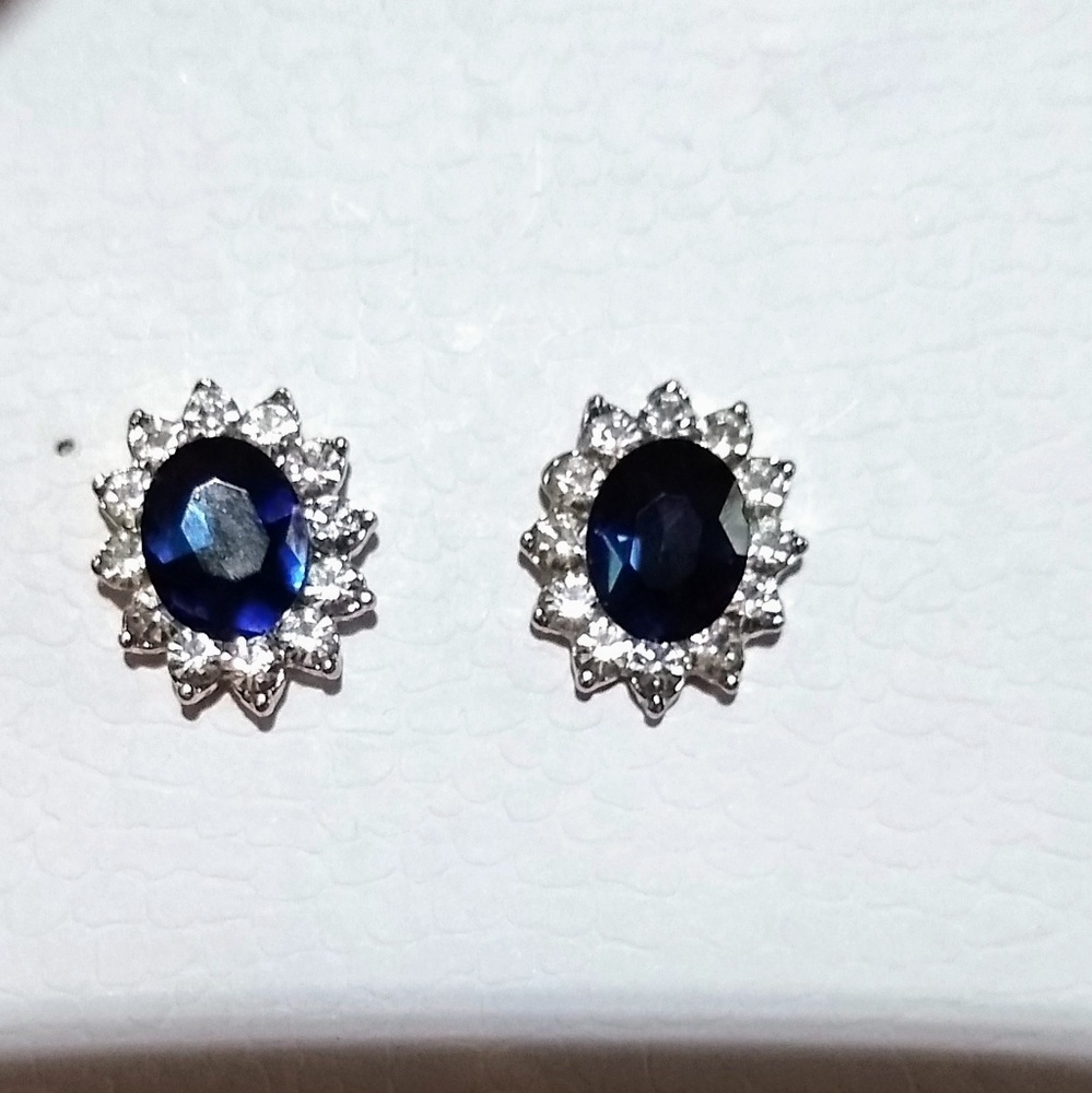 Sapphire sunflower pierced earrings